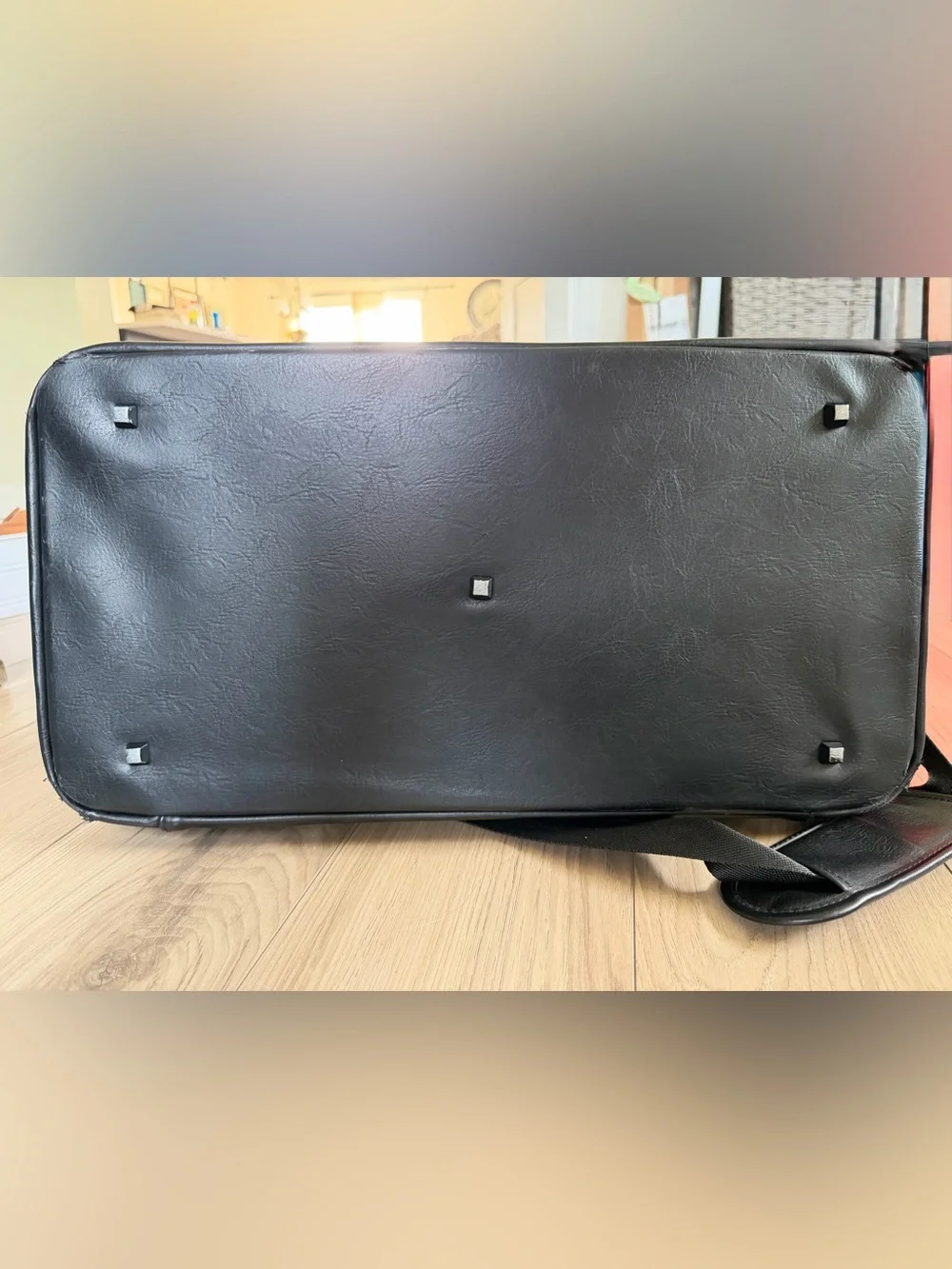BEIS black travel